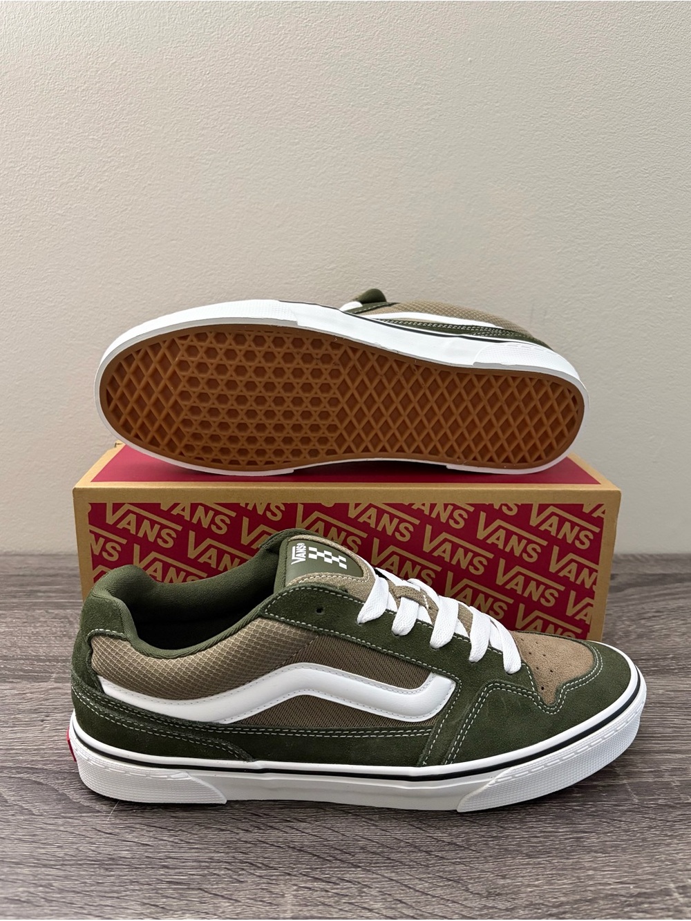 Men's Size 11.5 Vans Shoes Olive Green / Khaki / White